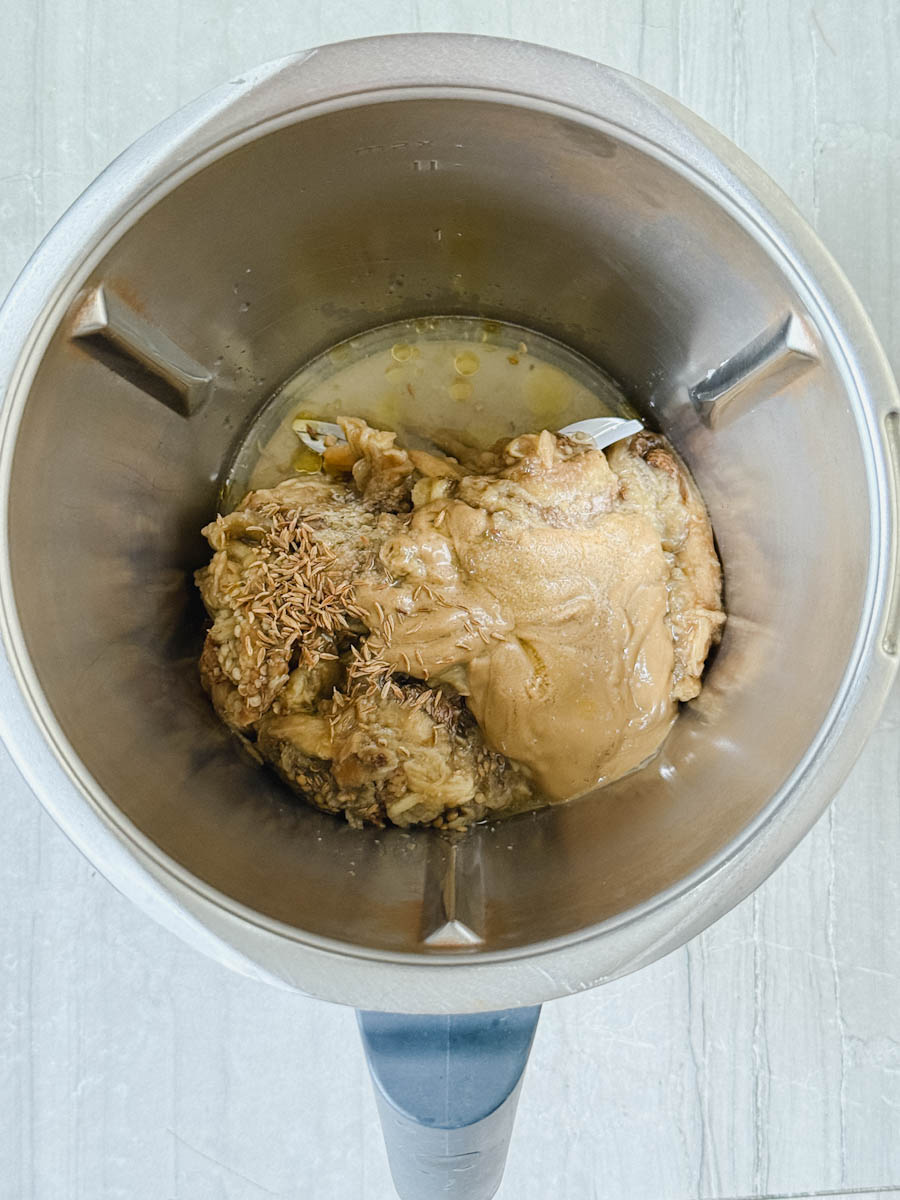 baba ganoush dans le pot du Thermomix avec cumin, huile, jus de citron