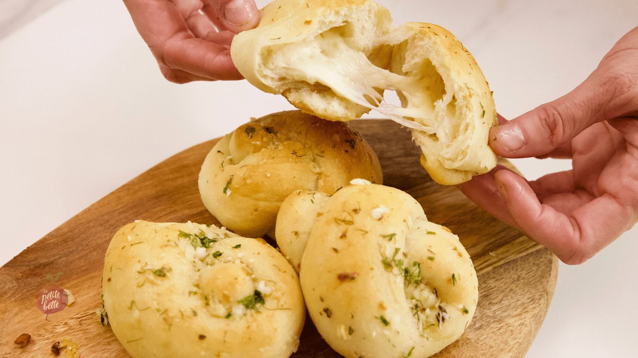 Garlic knots