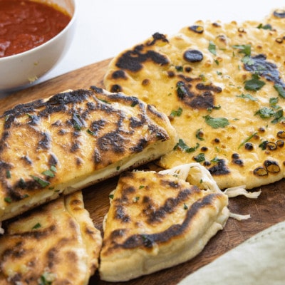 pizza pocket pain naan au fromage