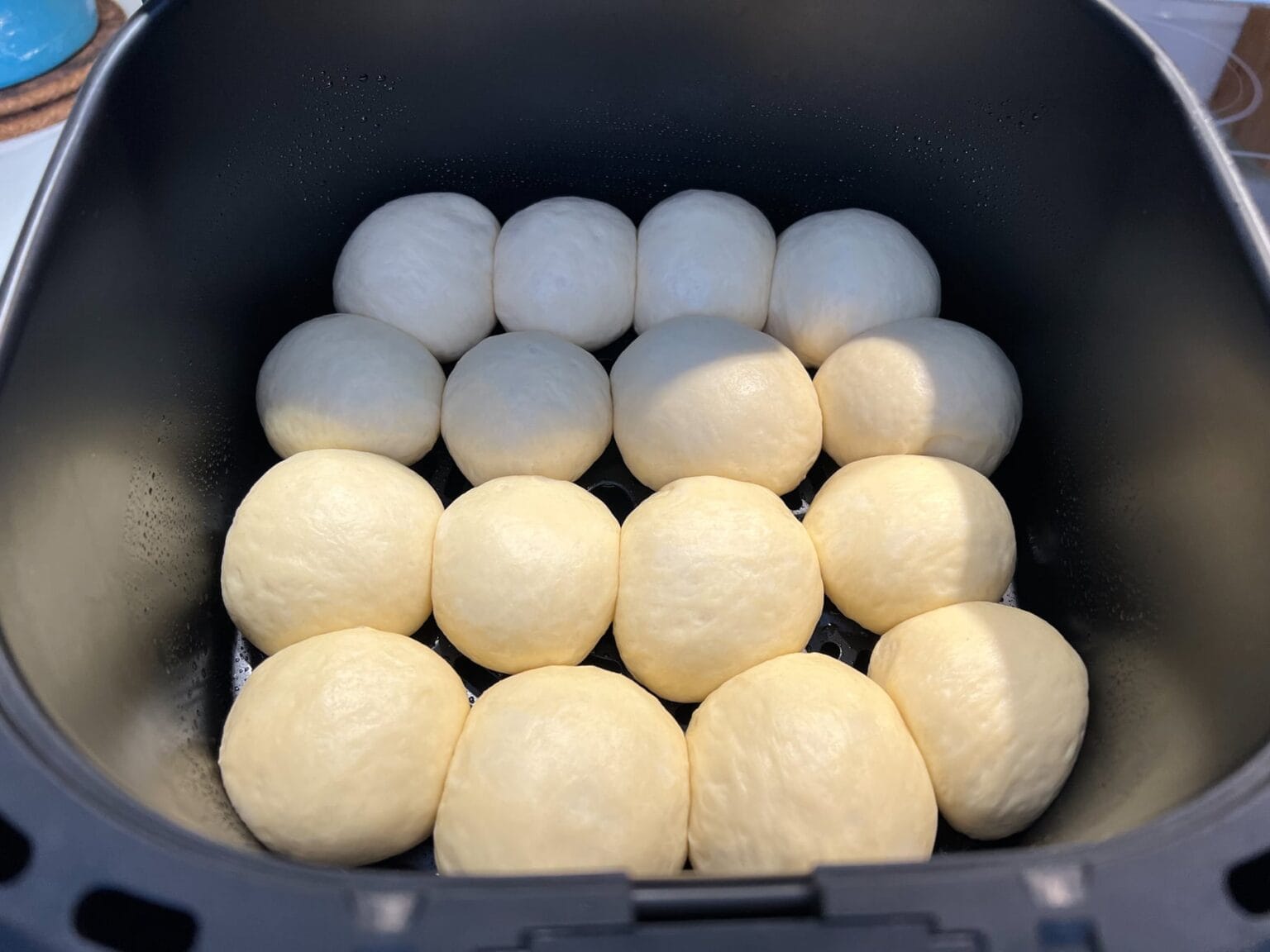 Petits pains brioche au air fryer • Recettes Trouvailles Voyages Camping