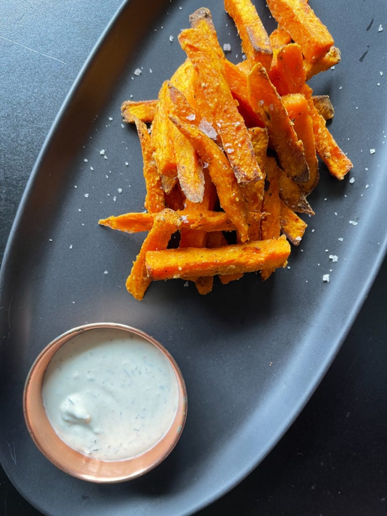 Frites De Patate Douce Croustillantes Au Air Fryer • Cuisine Maison ...