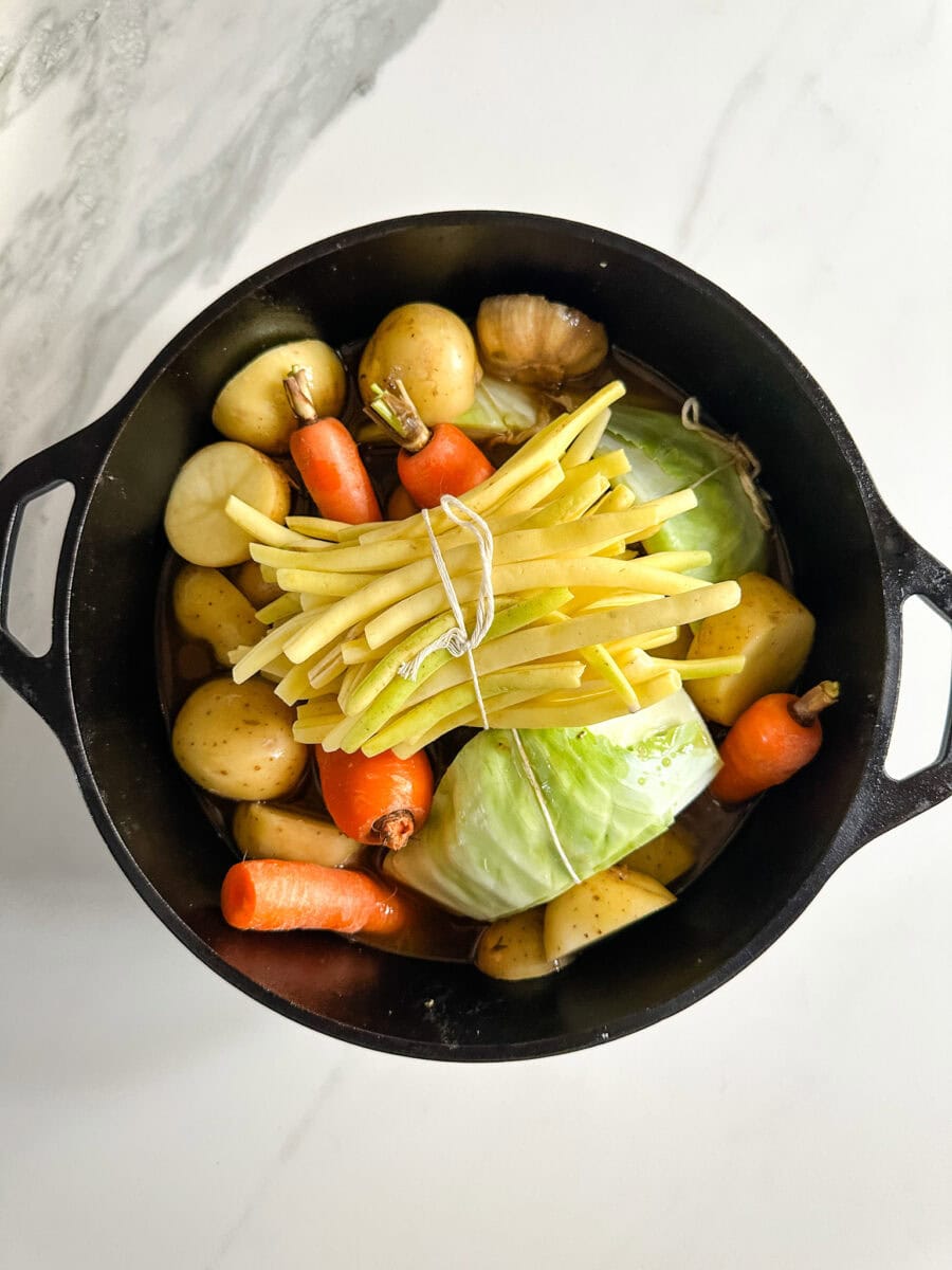 pot au feu légumes en cocotte en fonte