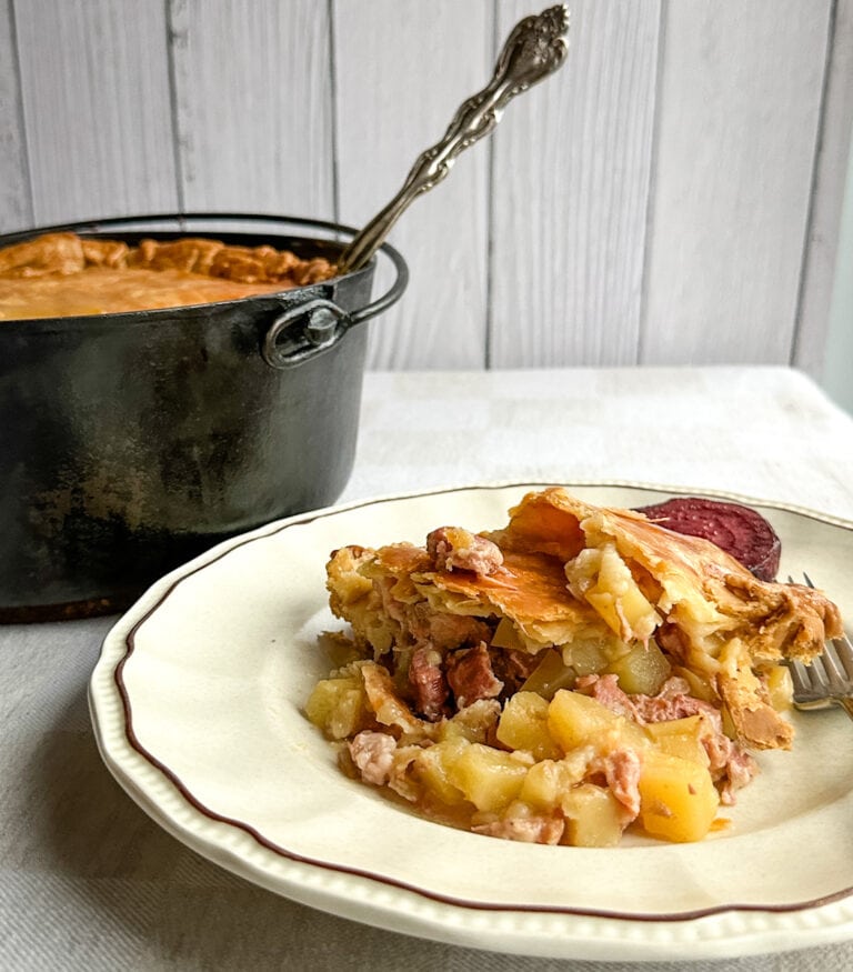 Tourtière Traditionnelle Du Saguenay Lac-St-Jean • Cuisine Maison ...