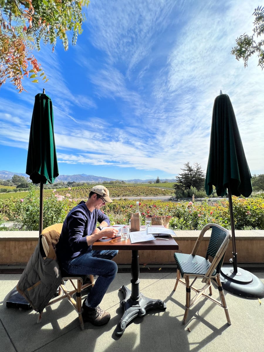 Francis Ford Coppola Winery et sa terrasse du restaurant Rustic
