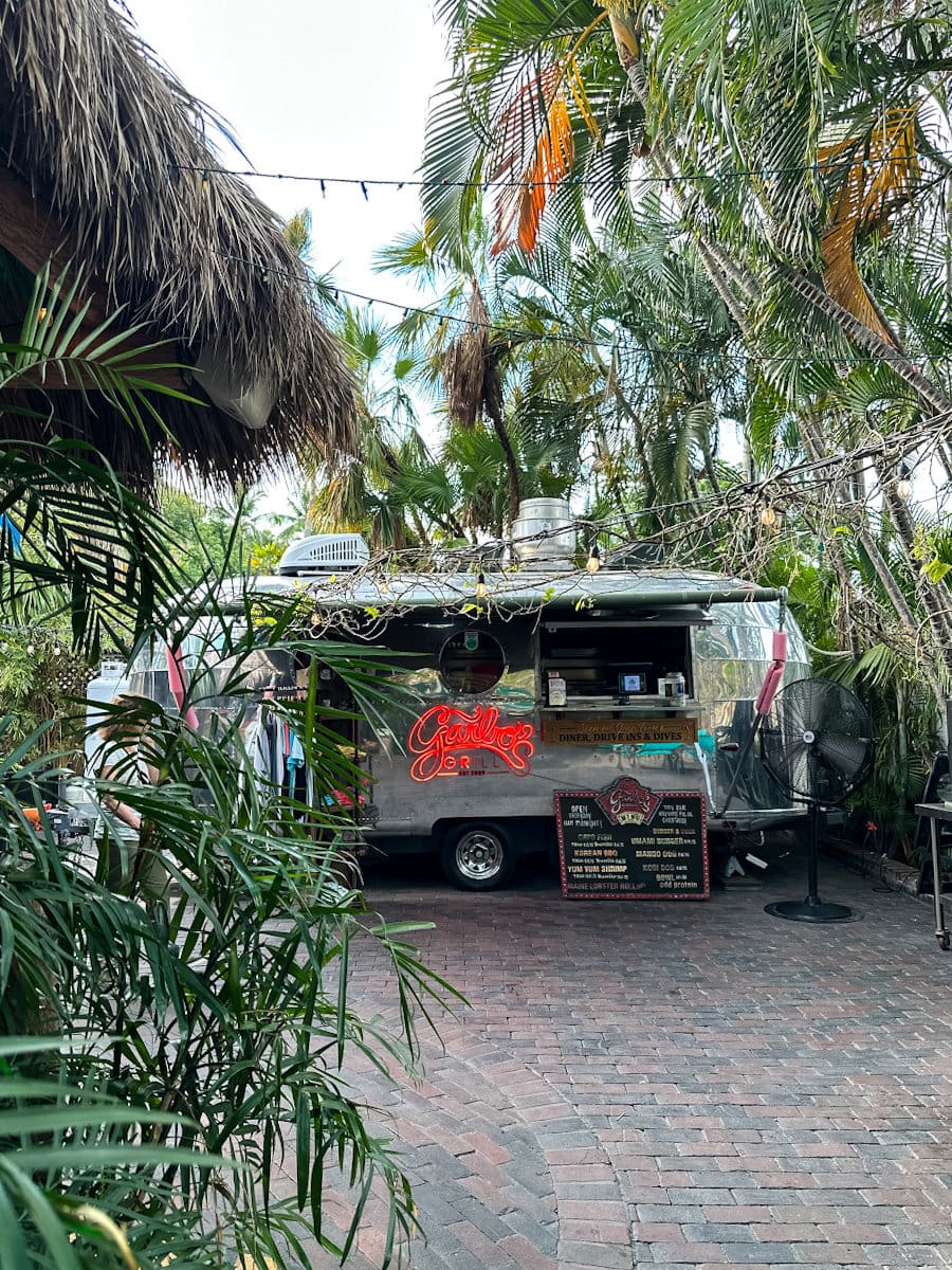 Garbo's Key West roulotte Airstream sous les palmiers