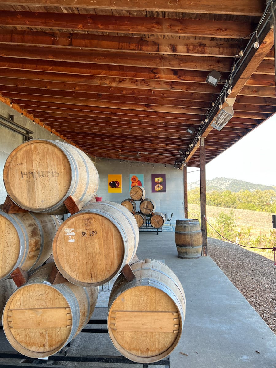 Barils de vin dans la vallée de Napa