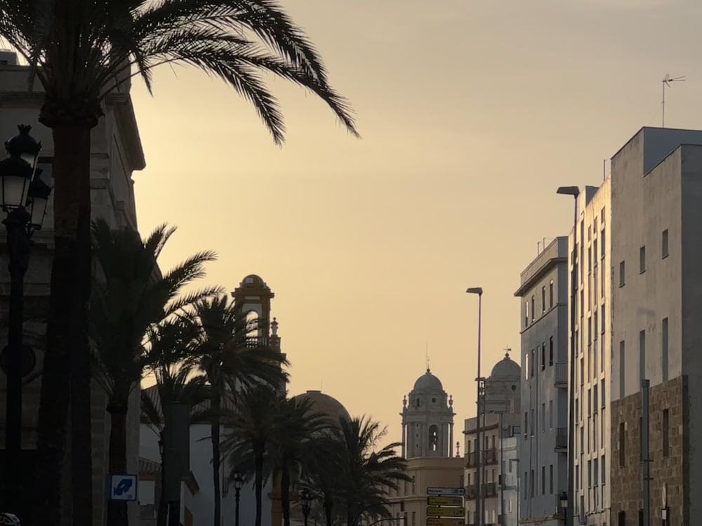 Cadix espagne au coucher de soleil