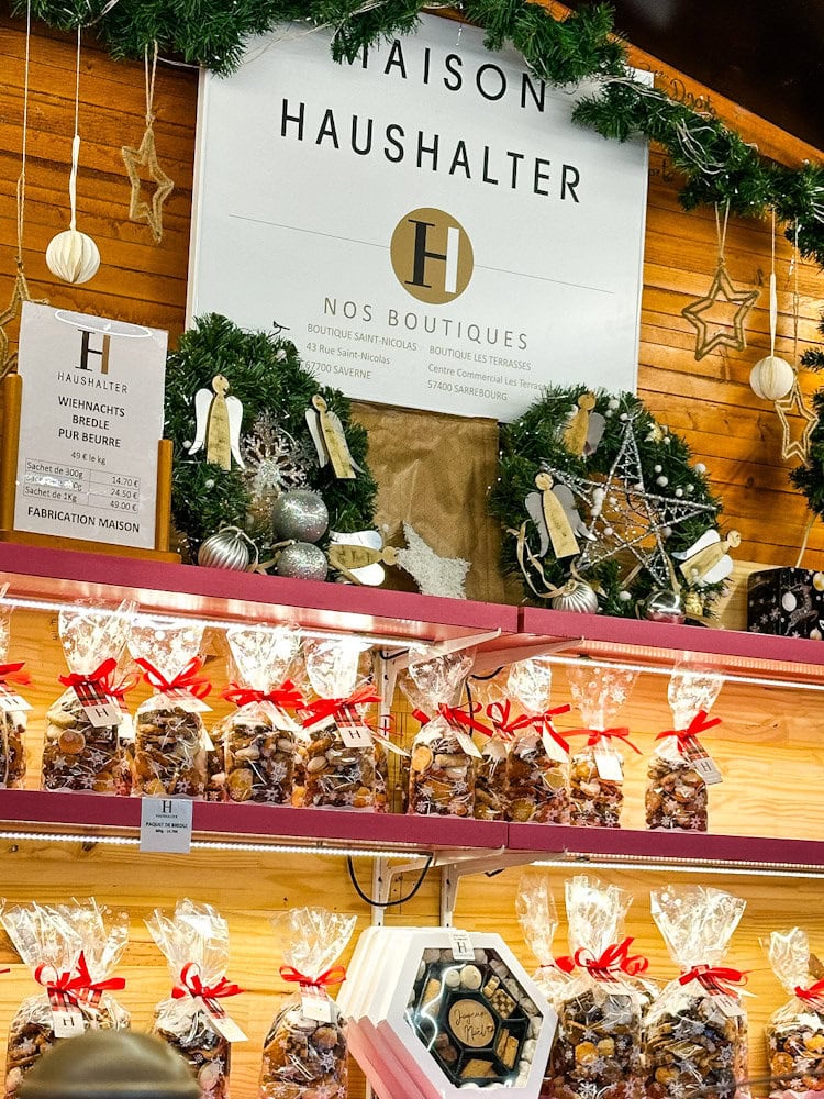 kiosque à bredele au quai des délices Strasbourg marché de noel