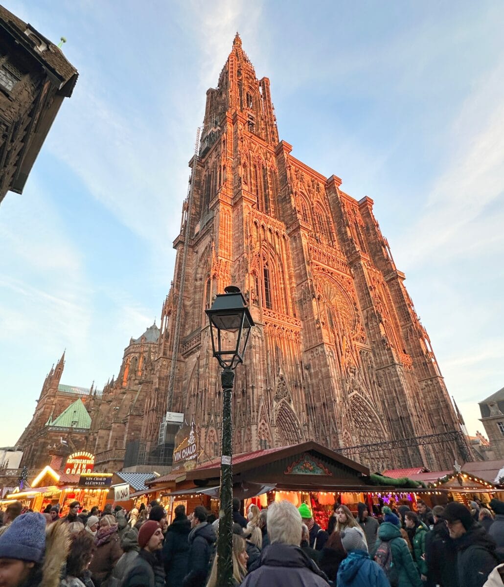 marché de noël de strasbourg au pied de la cathédrale