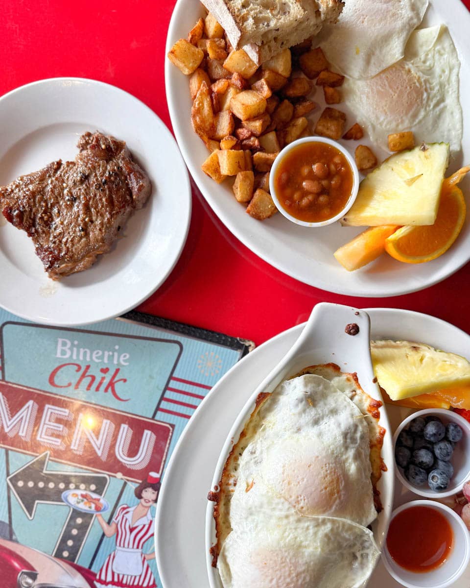 Petit déjeuner à la Binerie Chik Trois-Rivières