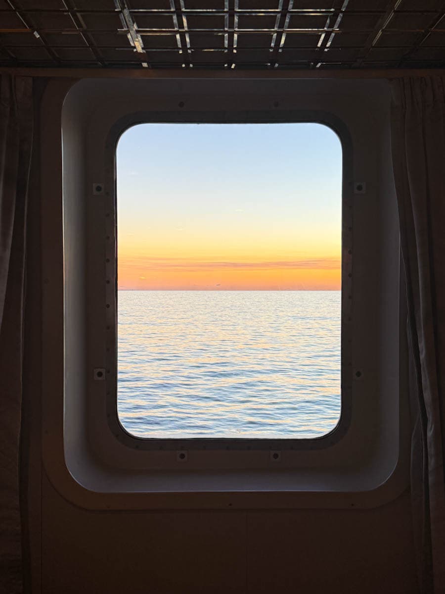 vue du hublot cabine de bateau de croisière 