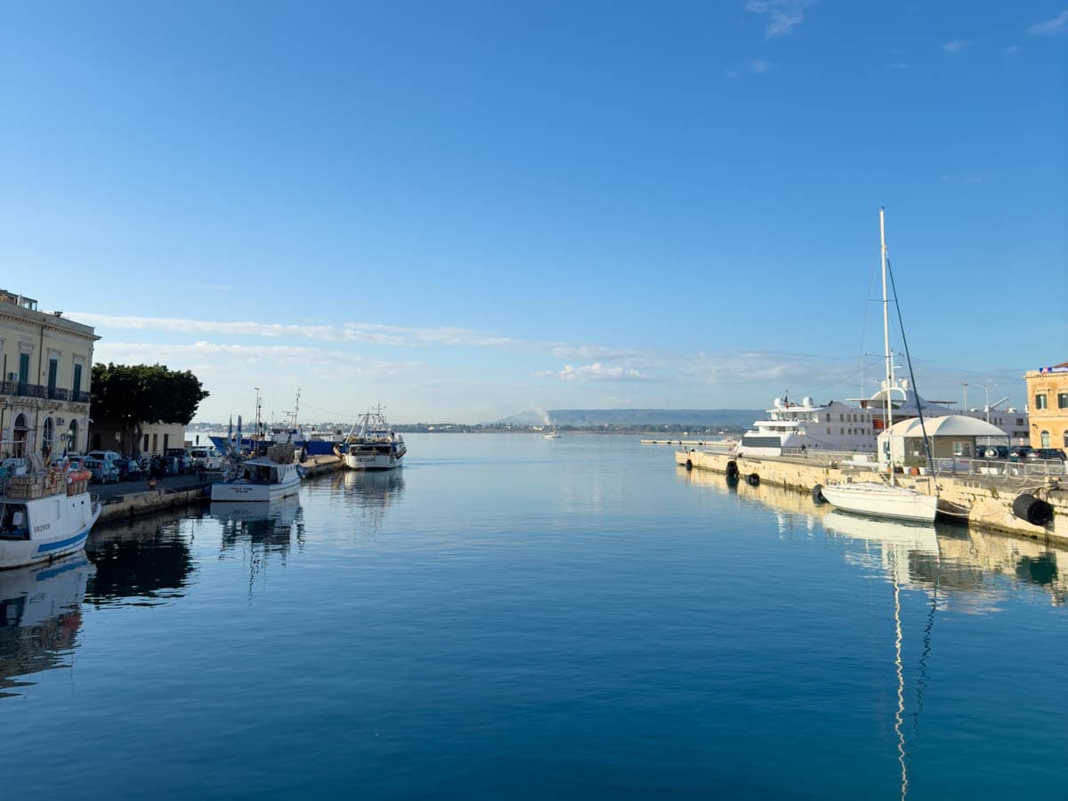 Vue du canal de syracuse Italie