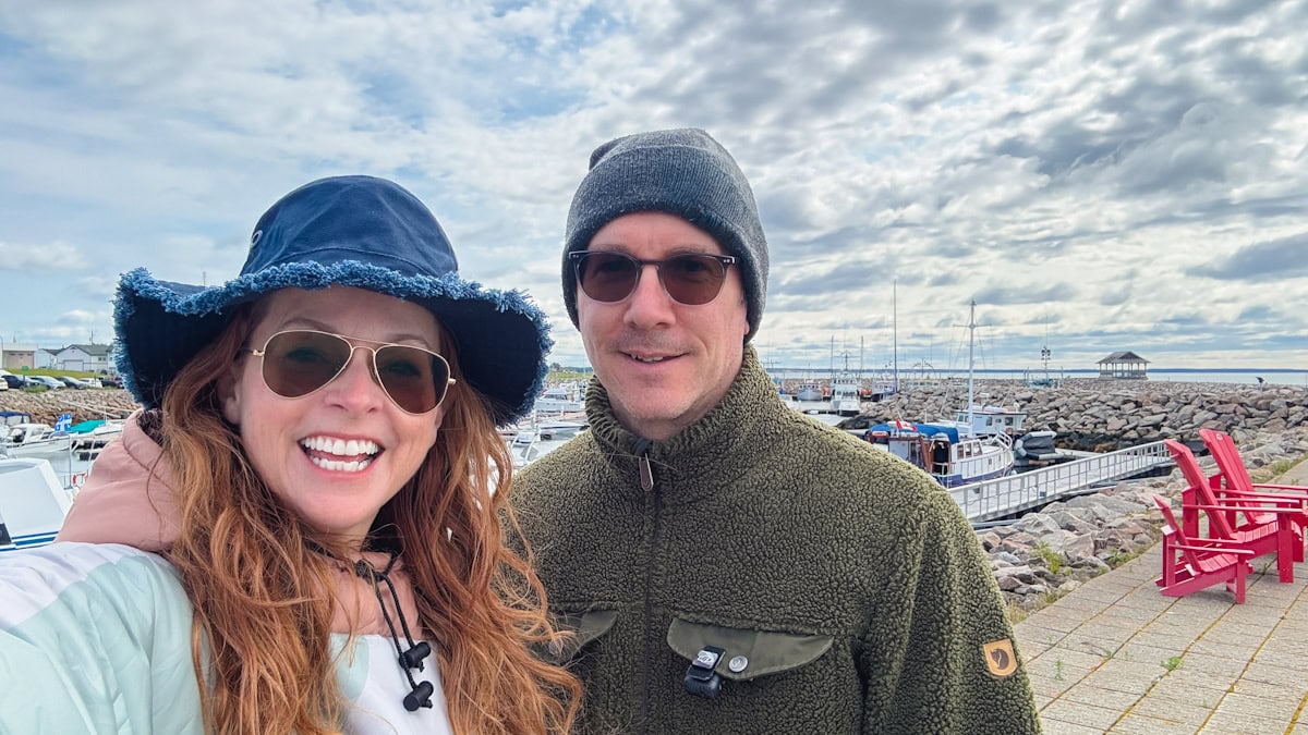 Manon Lapierre et Lionel du Souich à la marina de Havre-Saint-Pierre