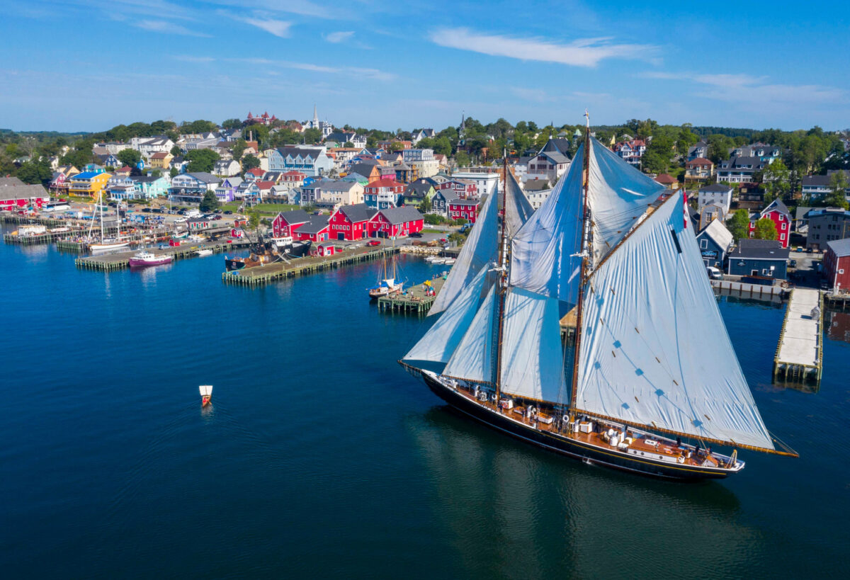 Voilier Blue nose dans la baie de Lunenburg