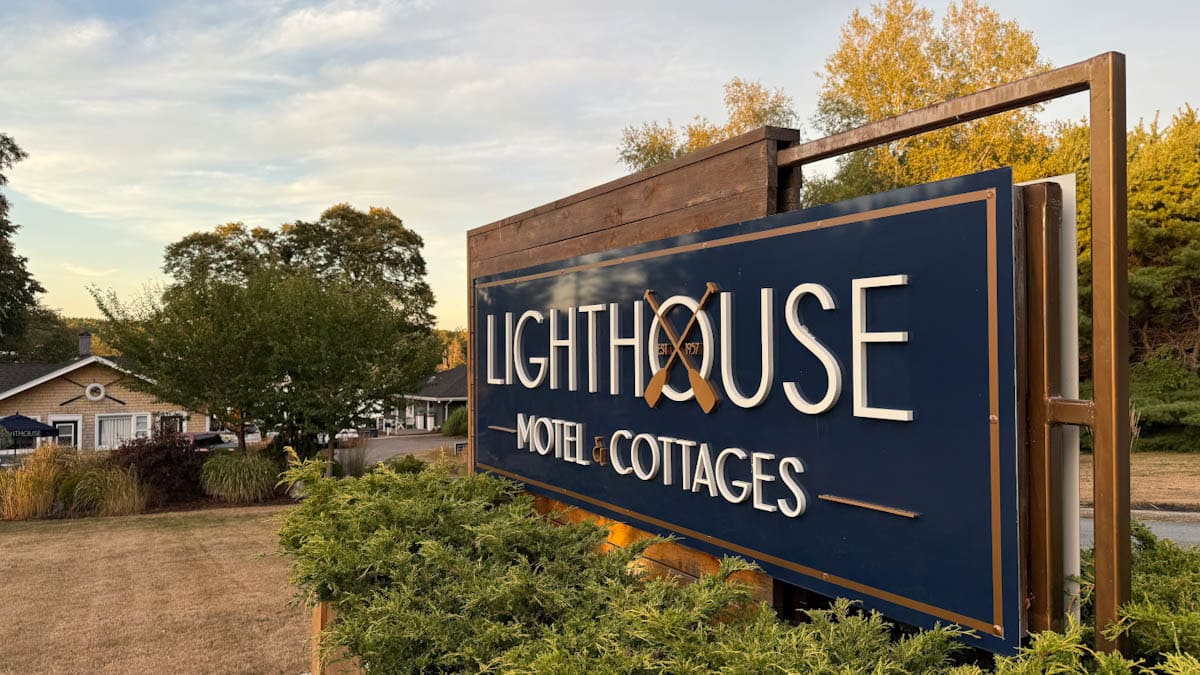 Pancarte extérieure du Lightouse Motel and cottages NS