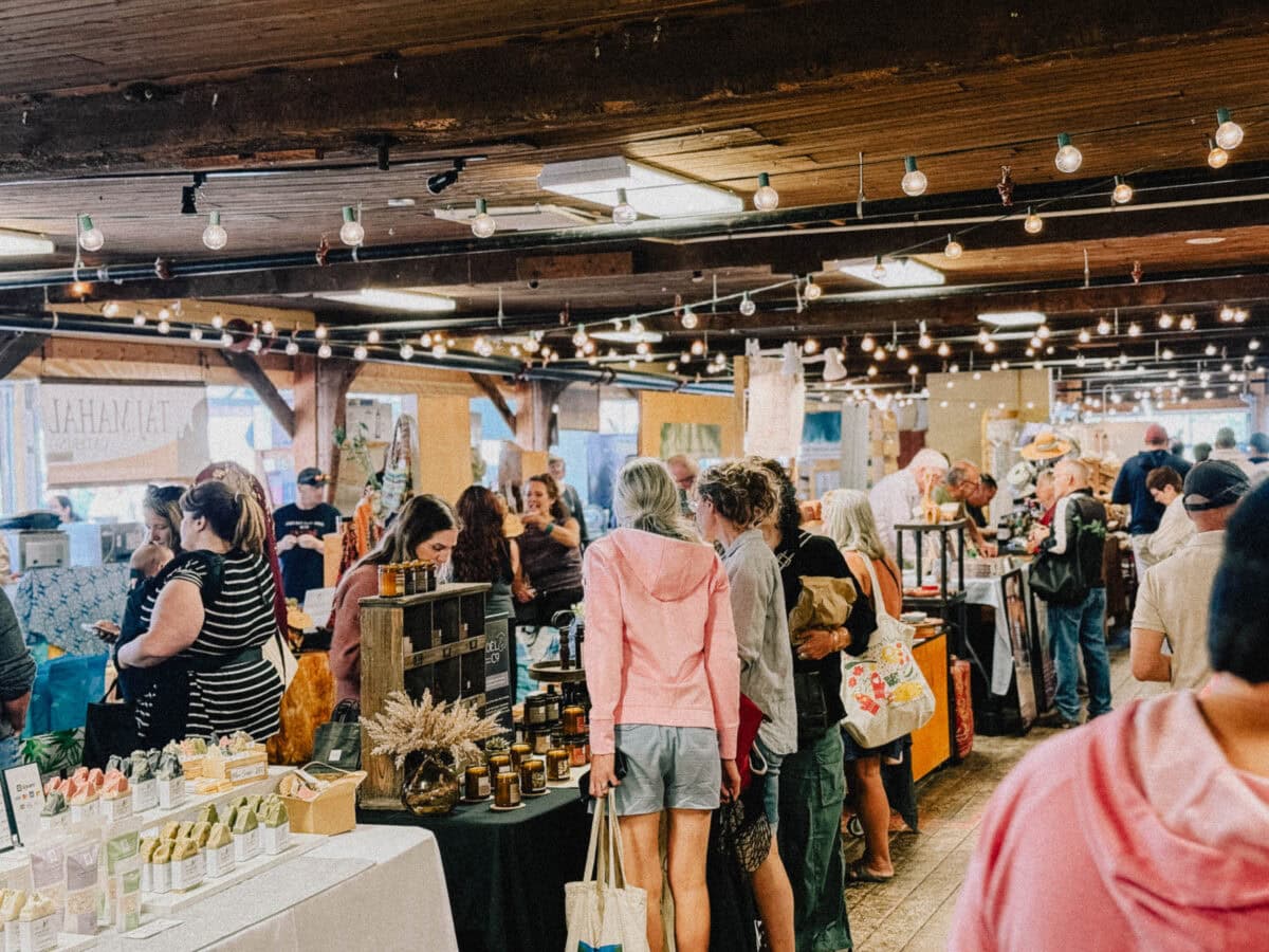 Wolfville farmers market à l'intérieur