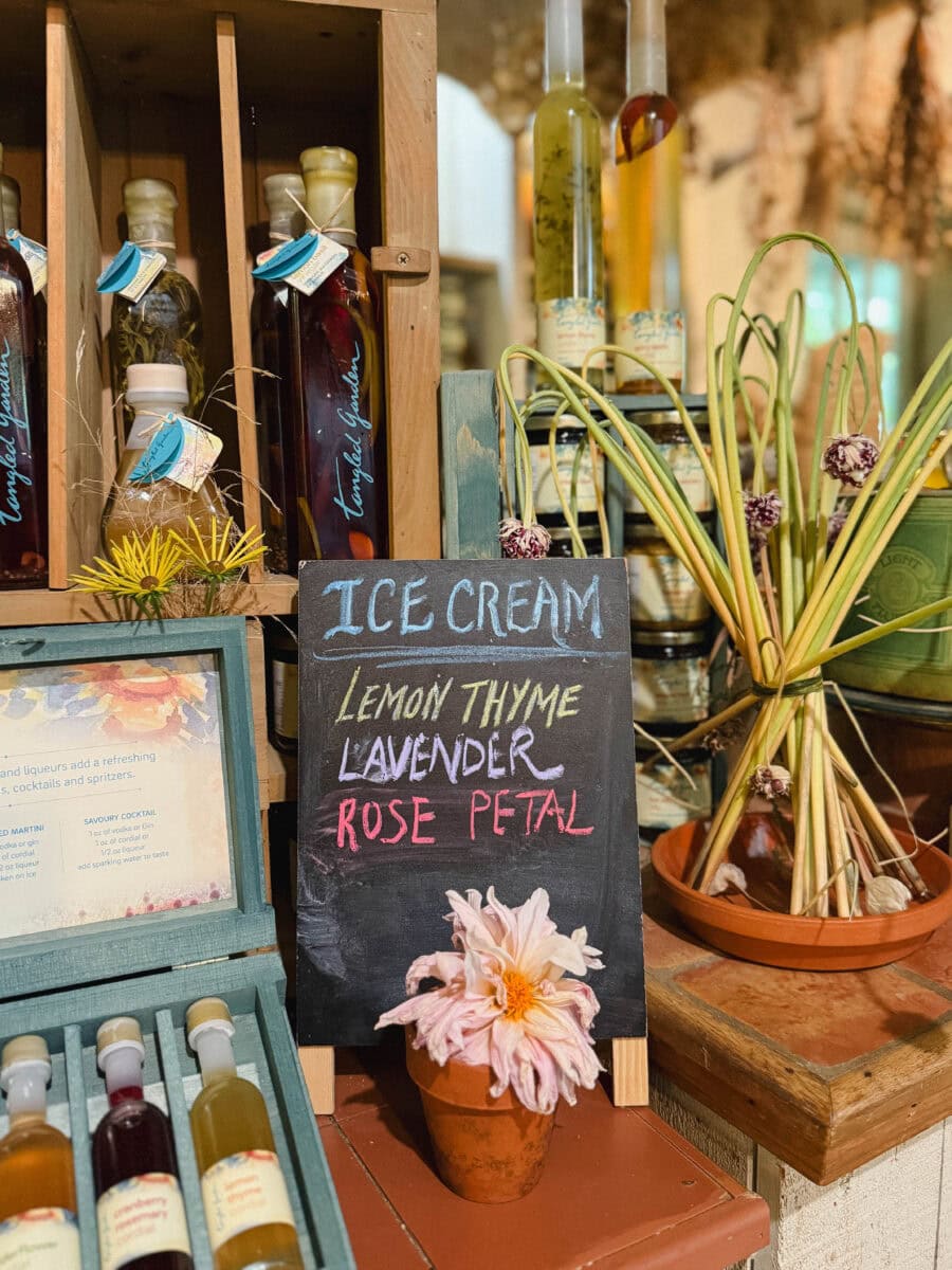 boutique tangled gardens