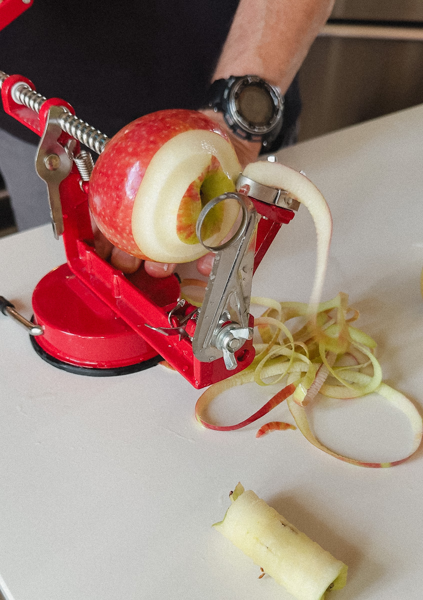 Machine pour éplucher les pommes