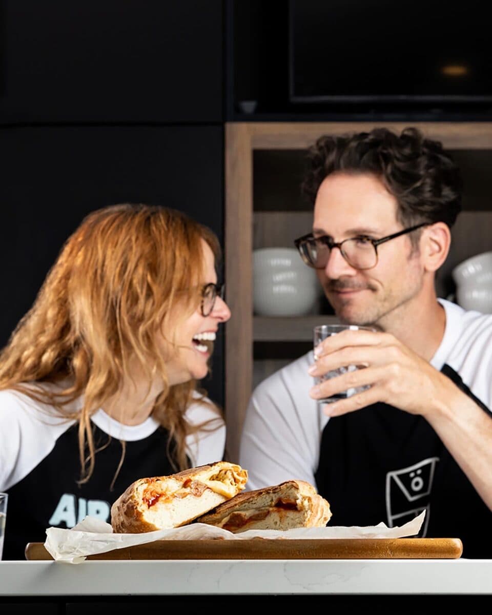 Manon Lapierre et Lionel du Souich de La petite bette au comptoir de cuisine