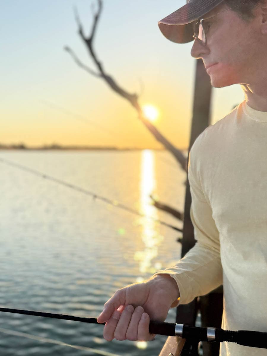 Lionel qui pêche sur le lac Kariba au coucher de soleil