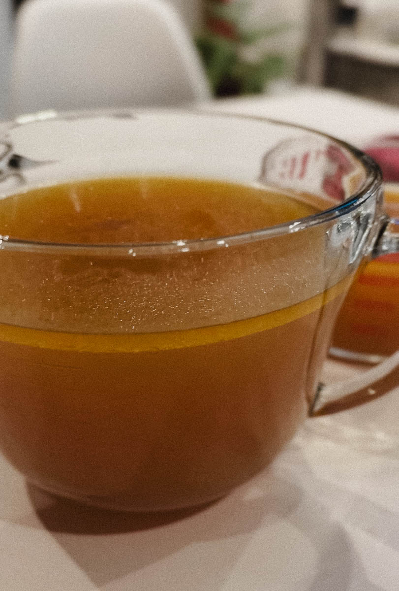 bouillon d'os de poulet