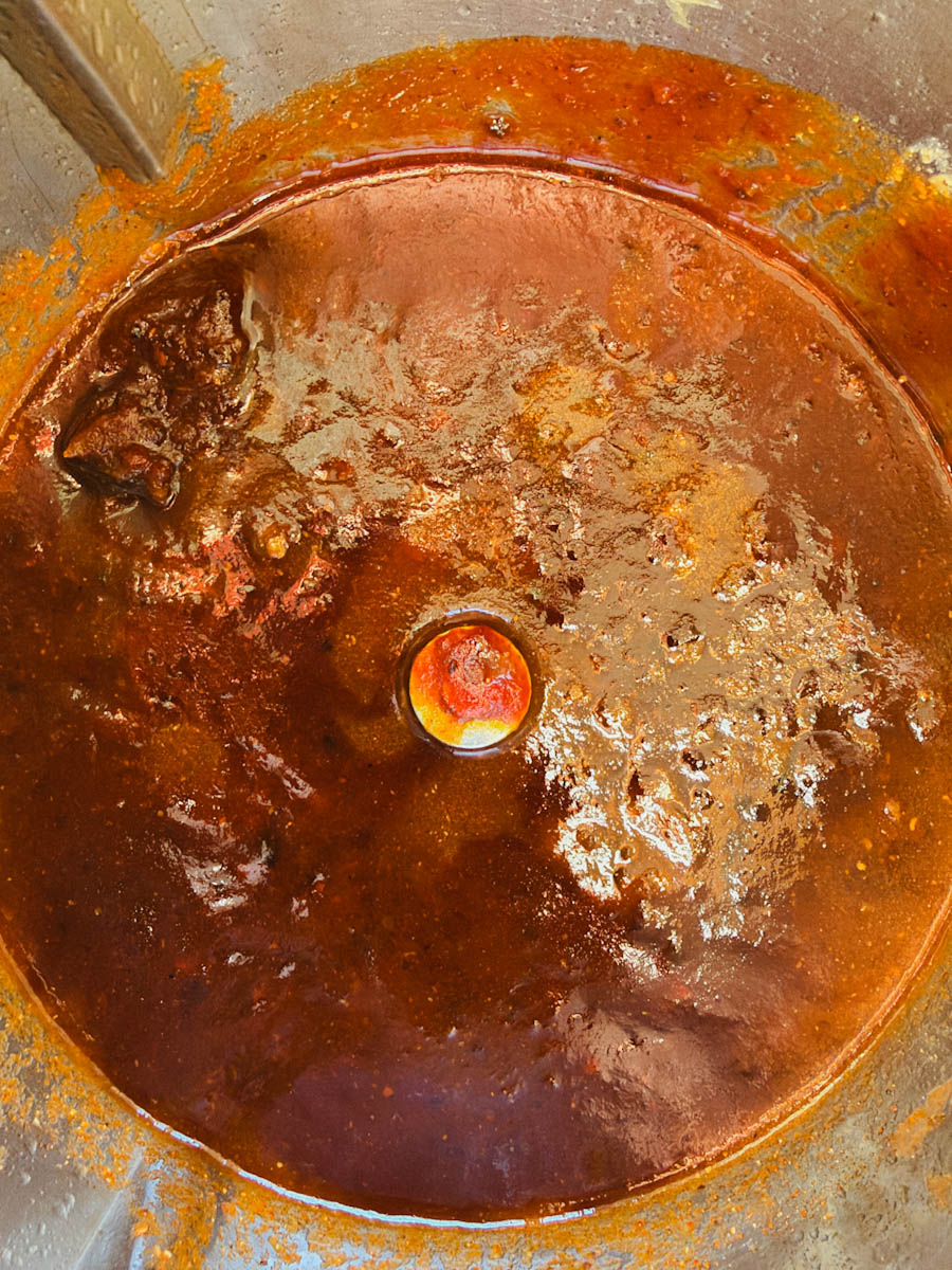 sauce bbq maison après cuisson avant d'être mise en purée