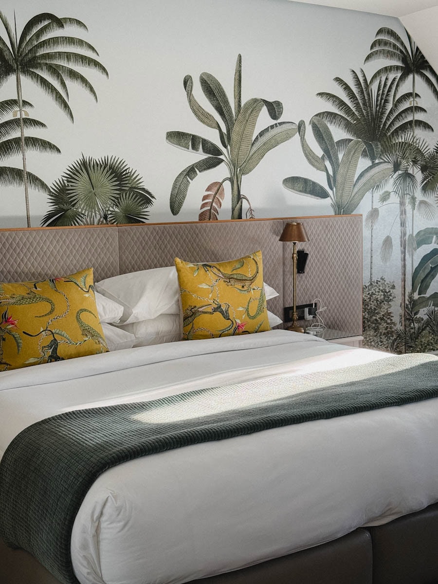 chambre, vue du lit au The Winchester Hotel Cape Town